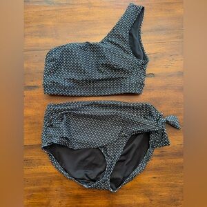 Albion fit women’s swim top size XS bottoms size S